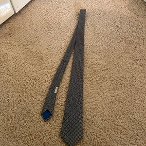 Vintage silk blue Hermes tie with chain pattern